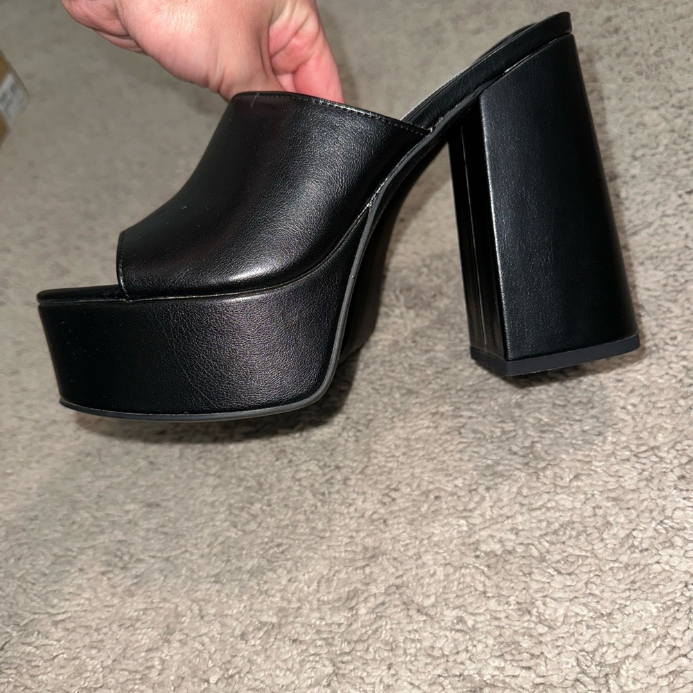 Elegant Black Platform Heels NEW